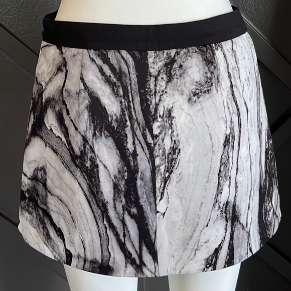 ZARA Basic Marble Asymmetric Zip Moto Mini Skirt Size Medium - Picture 4 of 15